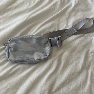 Lululemon Everywhere Belt Bag Heritage 365 Camp Starlight Multi